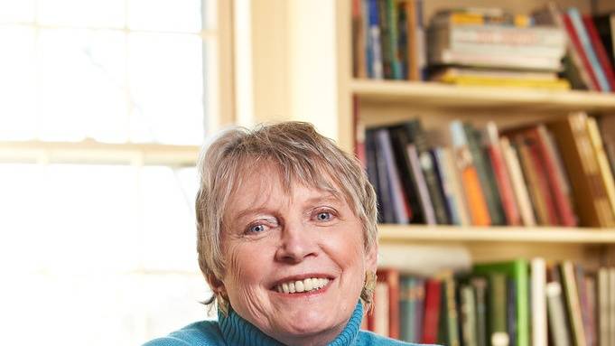 Lois Lowry quotes thumbnail