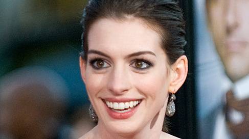 anne hathaway photo