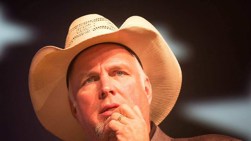 garth brooks photo