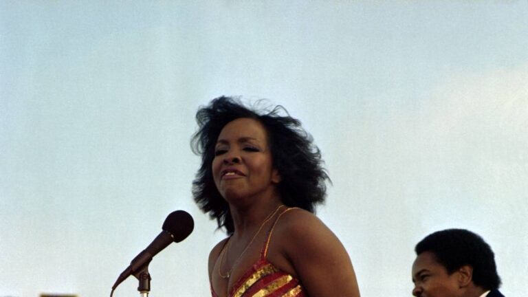 gladys knight photo